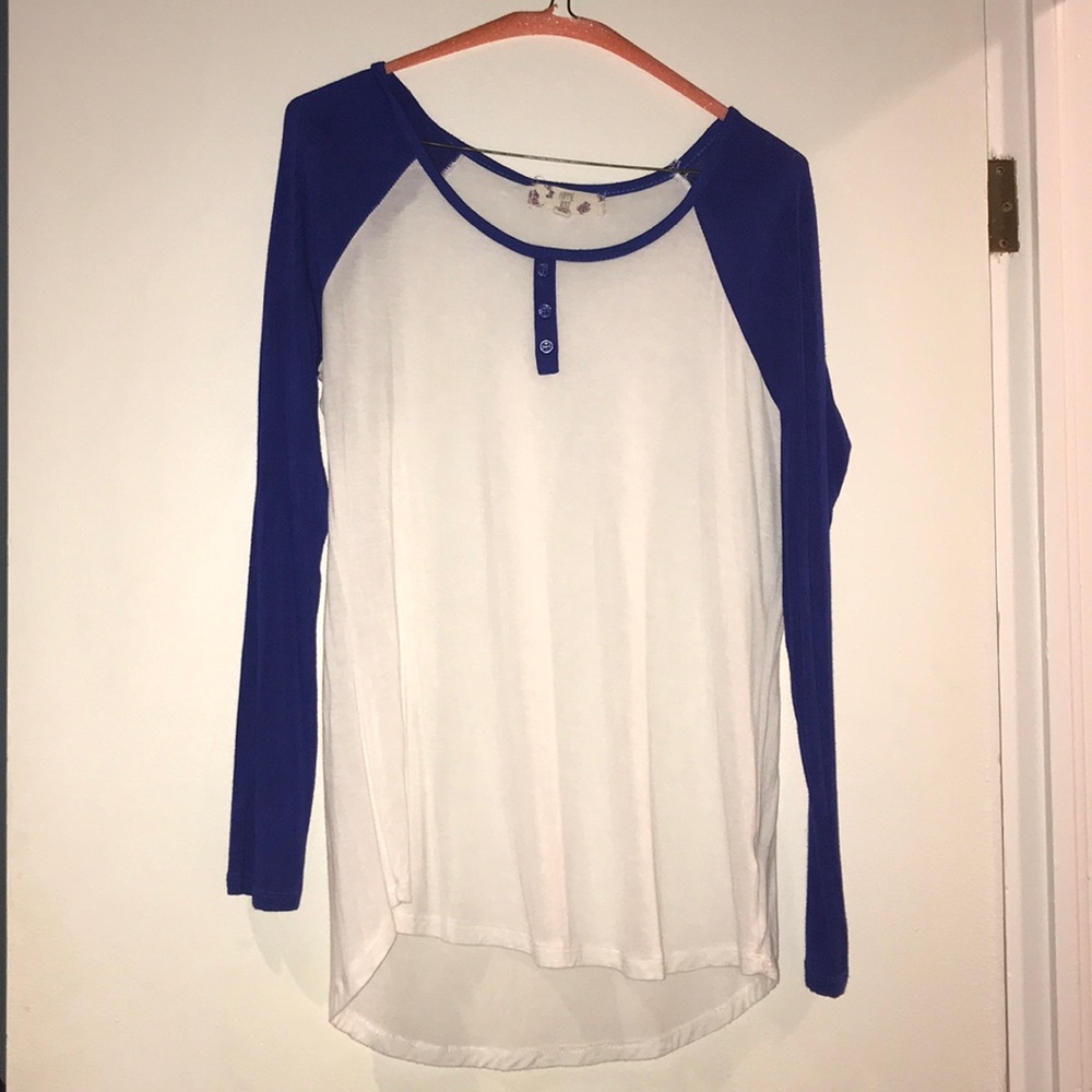 Blue/white baseball tee